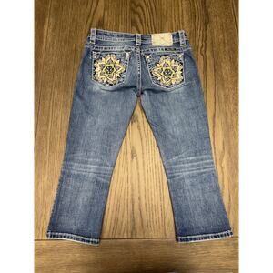 Miss Me Embroidered Pocket Capri Jeans Size 27 Medium Wash Stretch